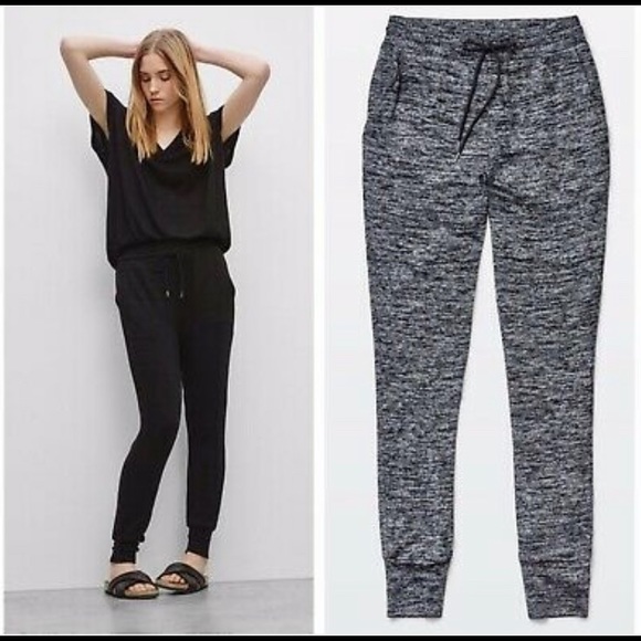 Aritzia Pants - ⭐️Aritzia Wilfred soft lounge pants w/pockets❤️